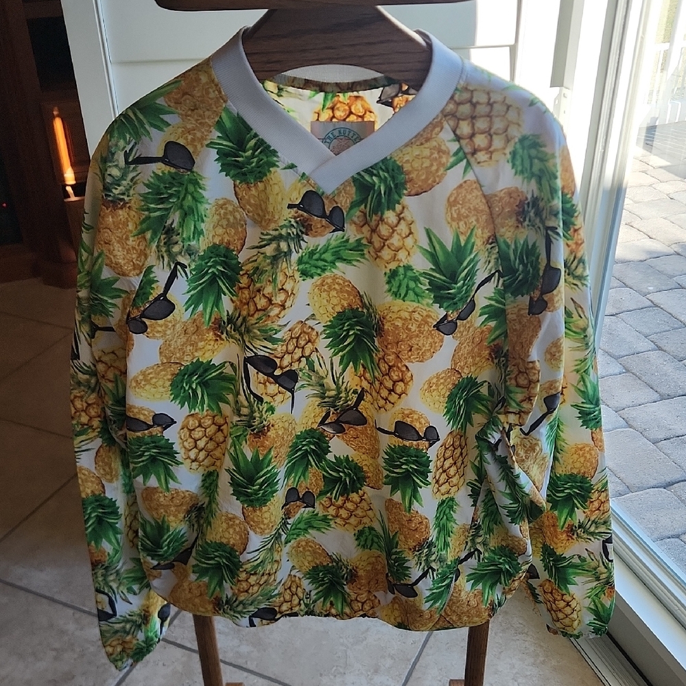 Chubbies The Nutter Pineapple Print Men's Vneck Nylon Pullover Sz L